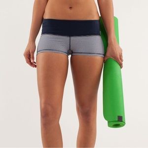 Lululemon 1.5” short shorts! Size 8